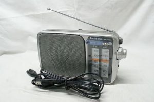 Panasonic パナソニック　FM/AM　ポータブルラジオ　RF-2400Aお売りいただきました！